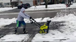 Stuck in a Snowstorm? Ryobi Electric Snowblower Battles Chicago Winter