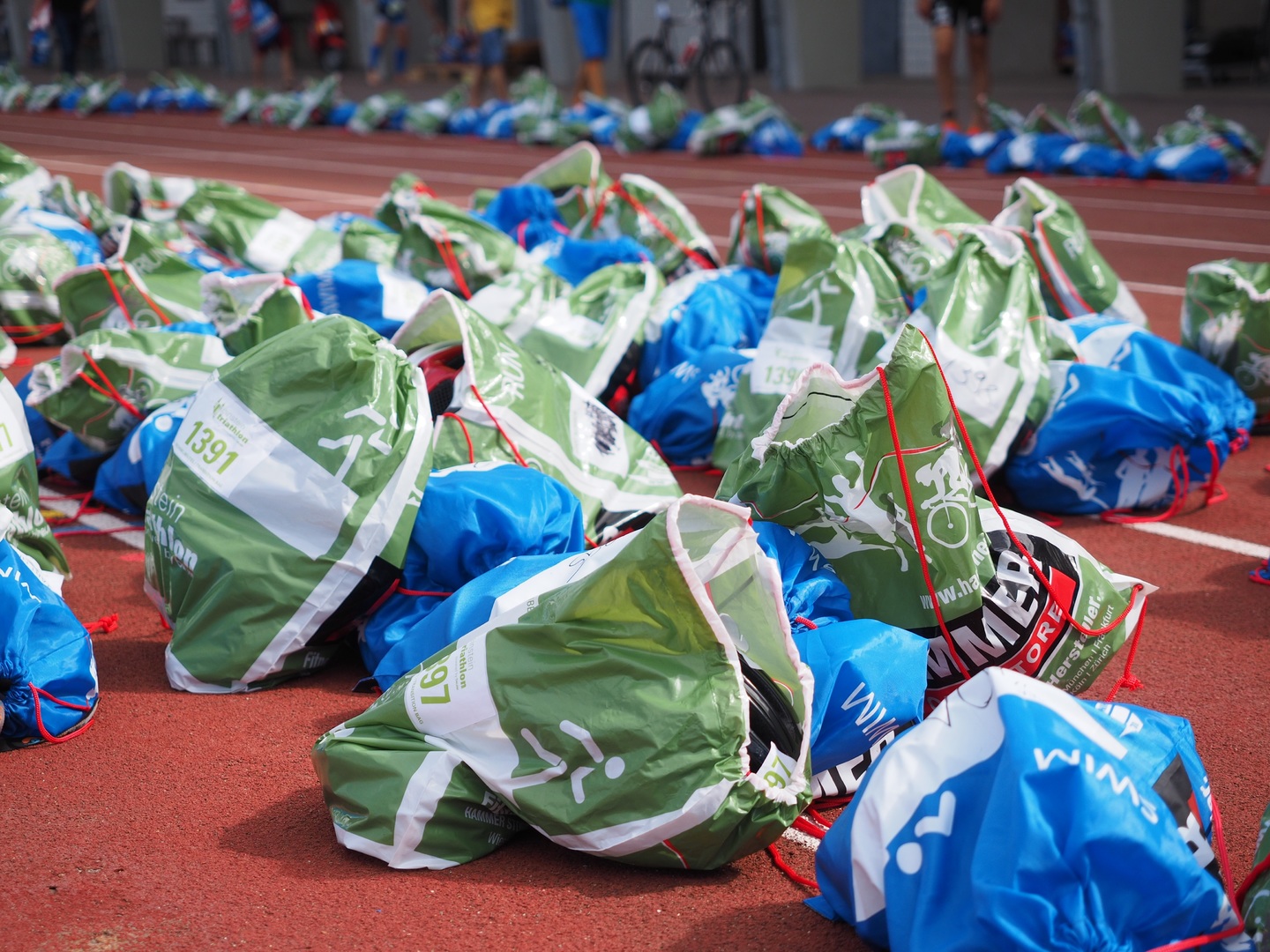 bag-luggage-festival-marathon-event-triathlon
