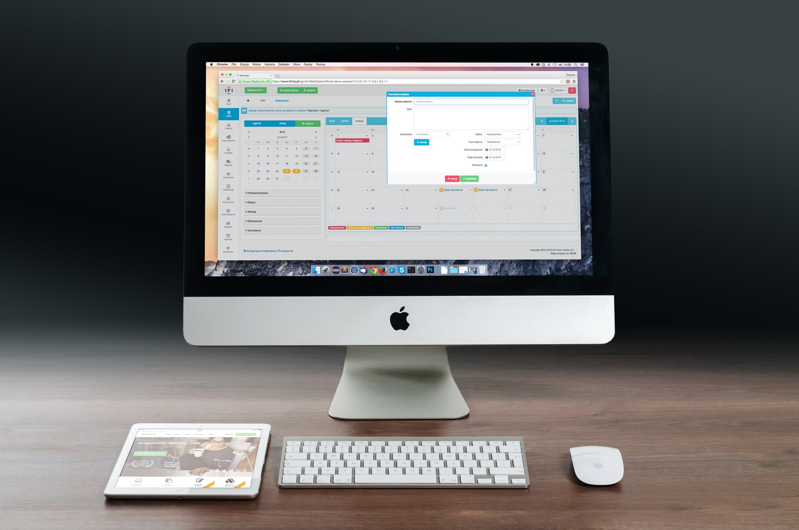 desk-computer-mac-screen-apple-ipad