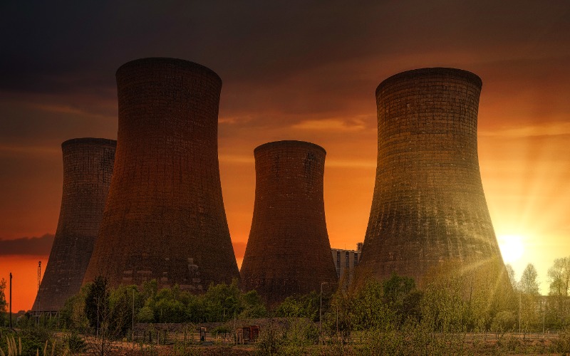 7 Surprising Ways Nuclear-Powered Data Centers Could Affect Consumers